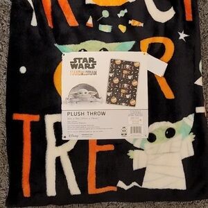 NWT Star Wars Mandalorian Baby Yoda Halloween Trick or Treat Blanket Throw 50x70
